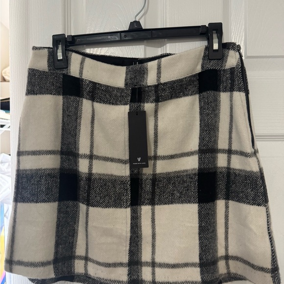 NWT Lulus Plaid Black and White Women's Skirt - Picture 2 of 2
